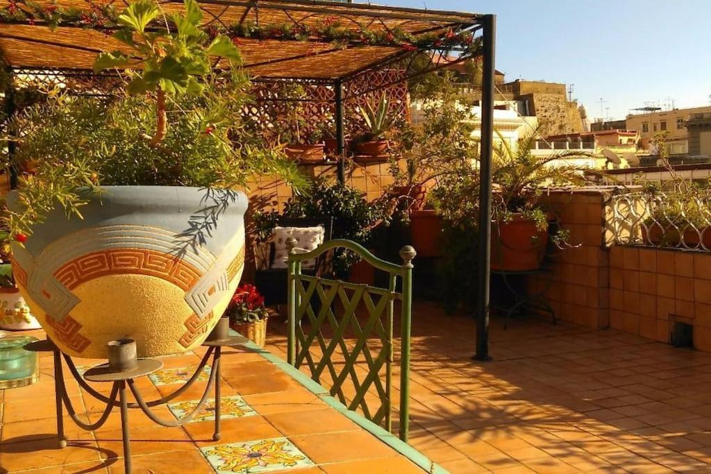 Amazing Roof In The Heart Of Naples! Apartamento Exterior foto
